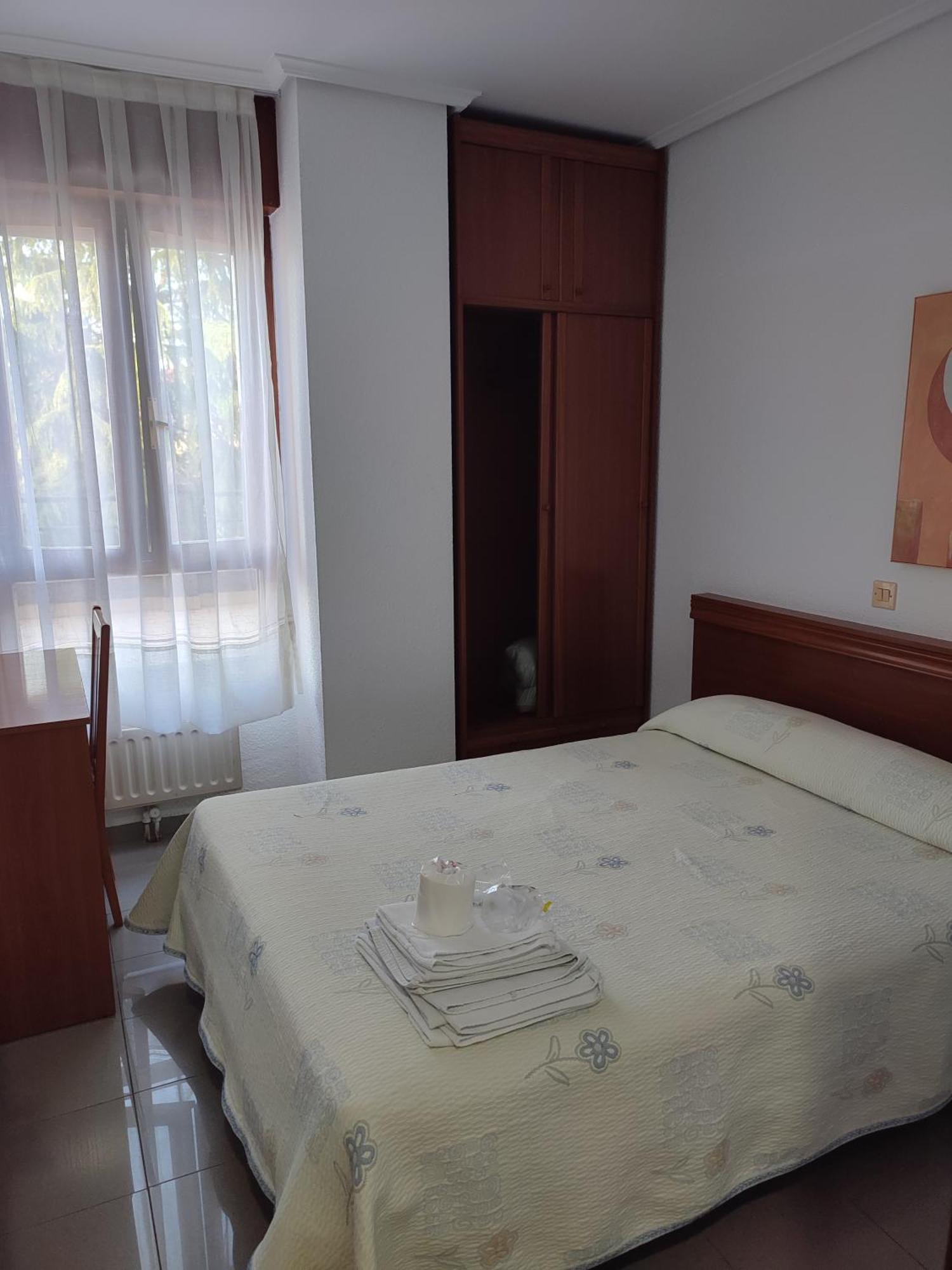 Pension Rada Соларес Экстерьер фото